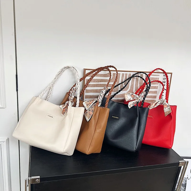 One-shoulder Bag, Retro Hong Kong Style Textured Handbag, Large Capacity, Simple and Casual, Versatile Commuter Bag