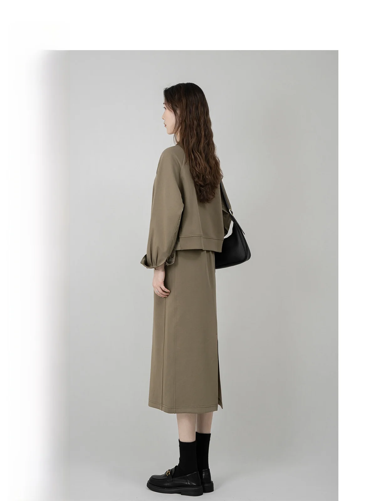 

Волнистый комплект свитера с высокой талией и волнистым яйцом, женский весенне-осенний новый утягивающий комплект f-длины, комплект из двух предметов, повседневная мода