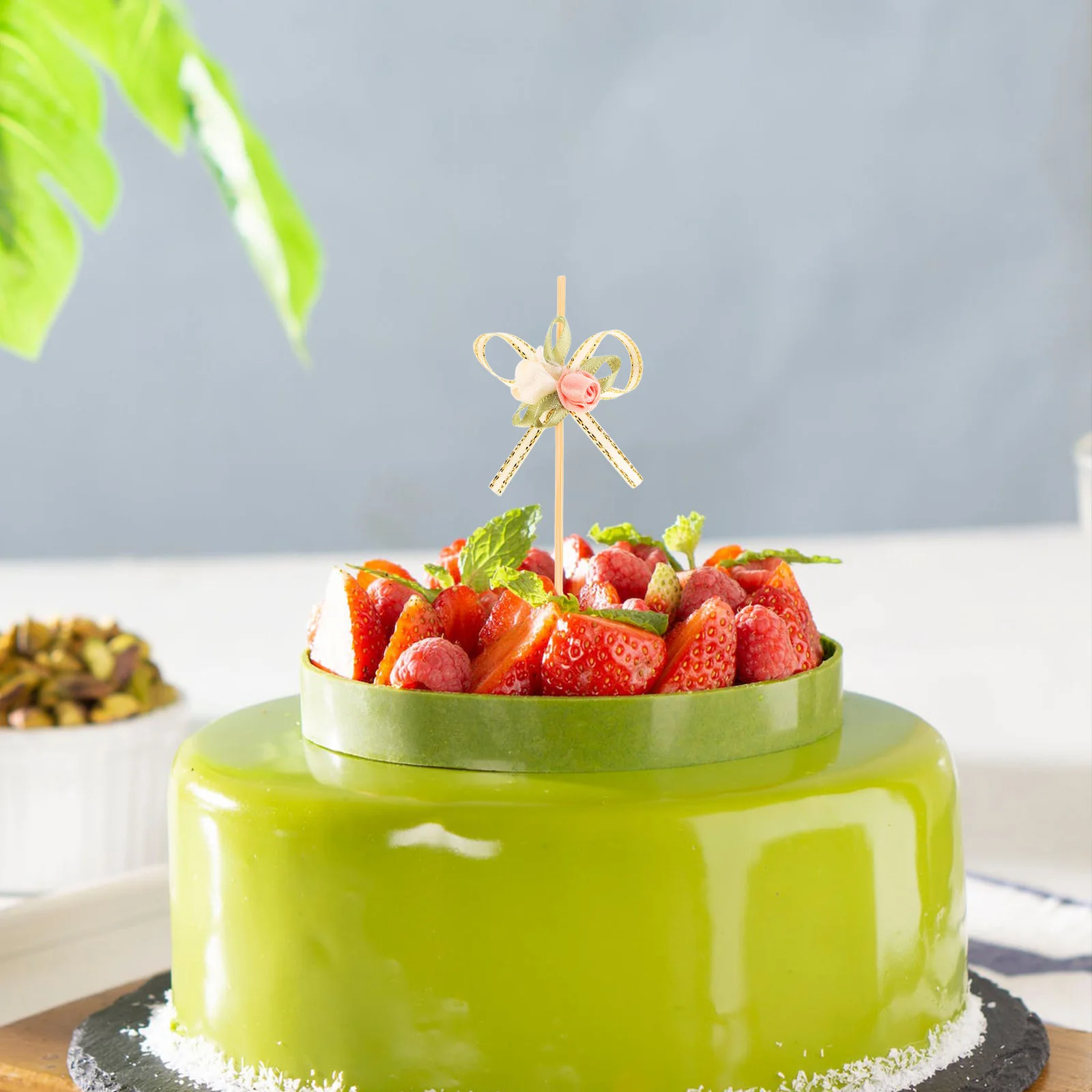 

100Pcs Butterfly Bow Fruit Picks Disposable Mini Skewers Cake Toppers Elegant Dessert Appetizer Wedding Party Martini Sticks