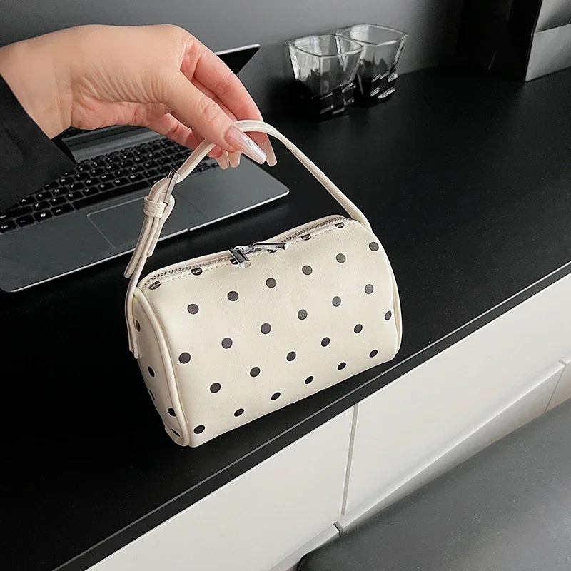 

Summer New Niche Design Crossbody Bag 2025 Fashion Versatile Underarm Women's Bag Delicate Commute Advanced Sense Shoulder Bags