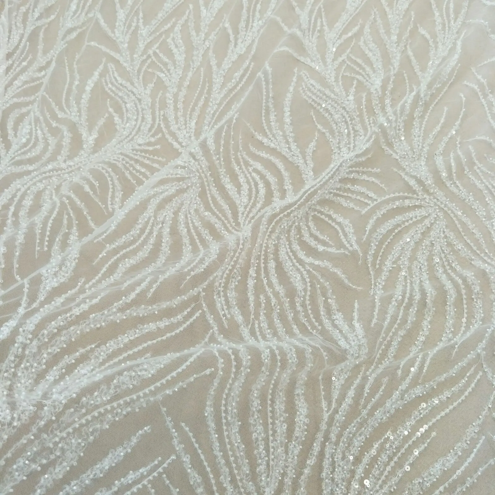 

Новинка 2024 года, плотная кружевная ткань с бисером и блестками, ширина 130 см для платьев, свадебного платья, продажа двора