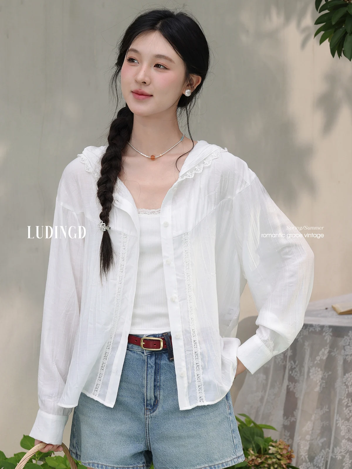 

ALXNAN Plus Size Women's White Shirt Sun Protection Long Sleeve Embroidered Hooded Shirt 2025 Summer Loose-fit Blouses D11817