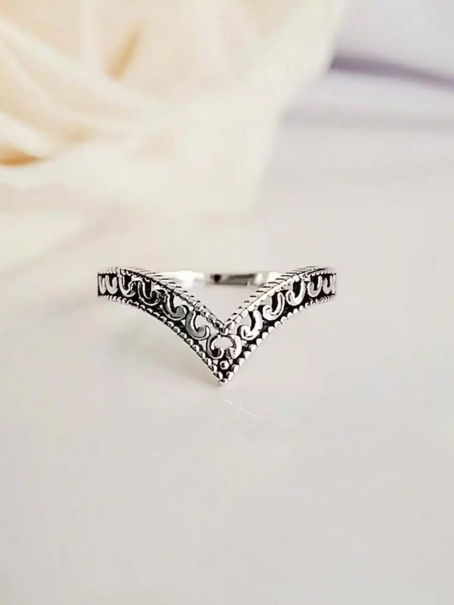 

Vintage V-Shaped Openwork Ring For Women Unisex Fashion Jewelry