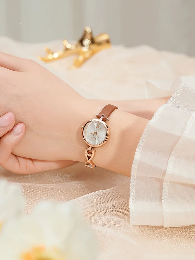 

New Korean style women's watch, light luxury and high-end feel, delicate strap, mixed style bracelet watch, women's gift.