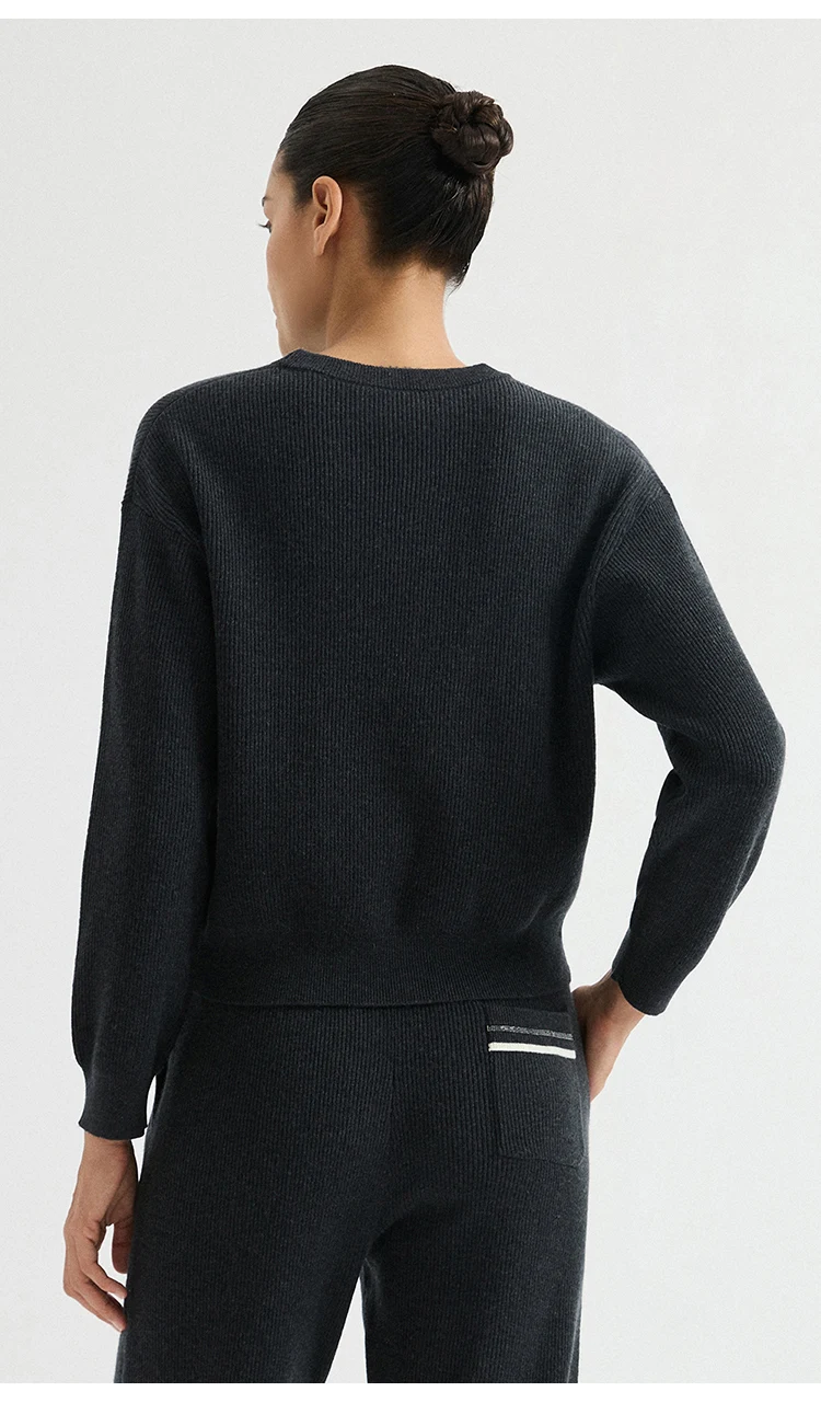 BD3621775 Damen Pullover aus 100% Wolle mit englischem Rippstrick, Rundhalsausschnitt, langen Ärmeln, kontrastierender Brusttasche mit Kettendesign, zweifarbig, für den frühen Herbst. – Detail 11