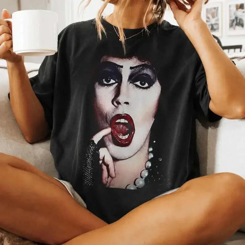 Tim Curry Memorial T-Shirt, Actor Tribute Horror Movie Fan Gift, Frank-N-Furter Rocky Horror Vintage Comic Halloween Fan Tee