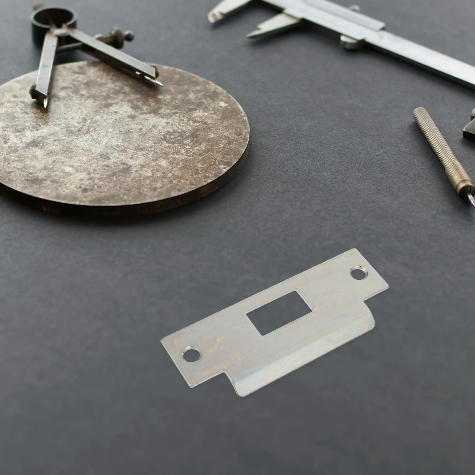 Accesorios para cerradura de puerta interior, placa de golpe reforzada de Metal, operación suave, placa protectora de pestillo Universal, seguridad de puerta, 2 uds.