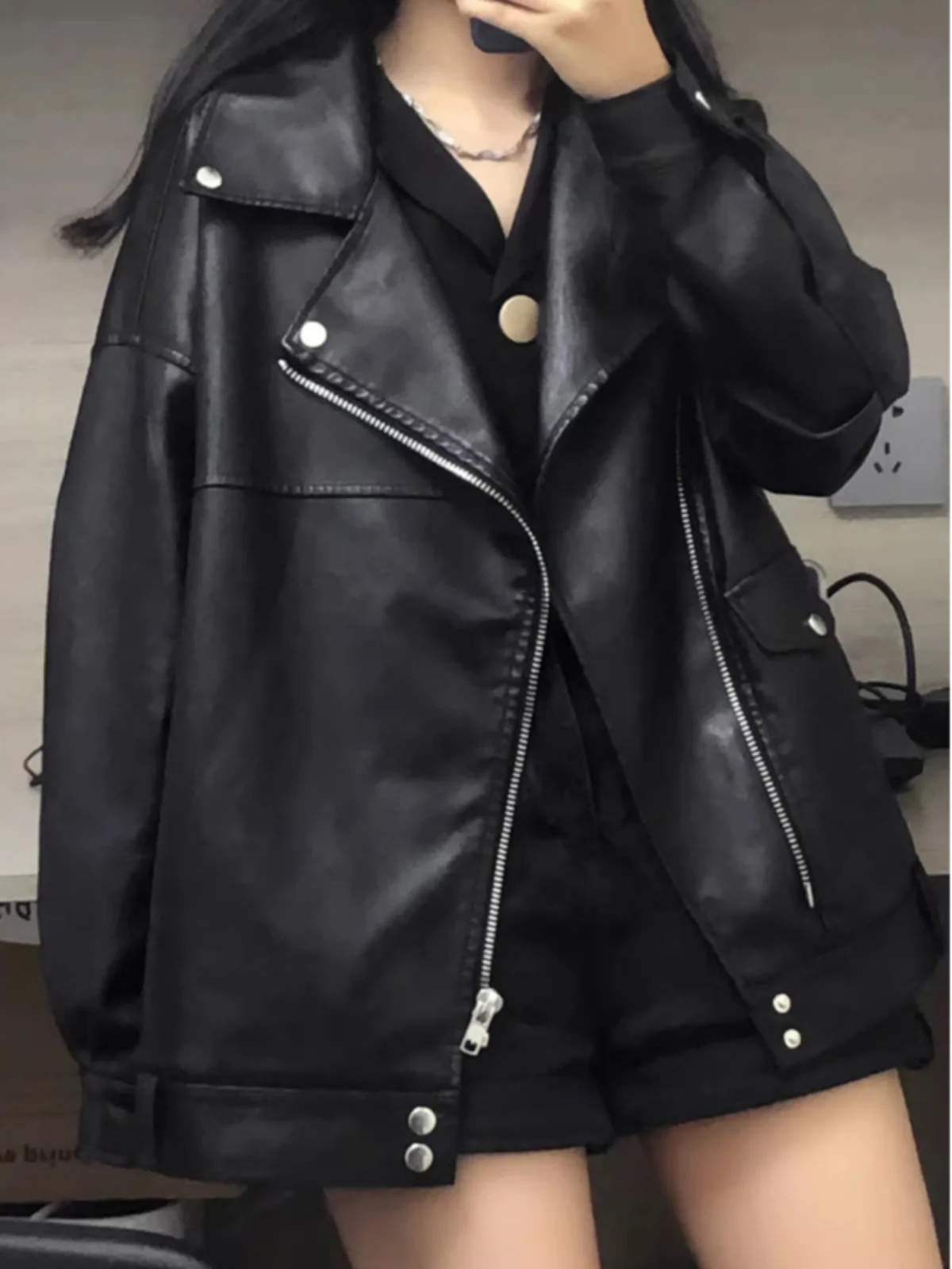 Black PU Leather Jacket Women's Loose Cotton Inserted American Style Retro Coat Street Style Long Sleeve V-Neck Regular Length
