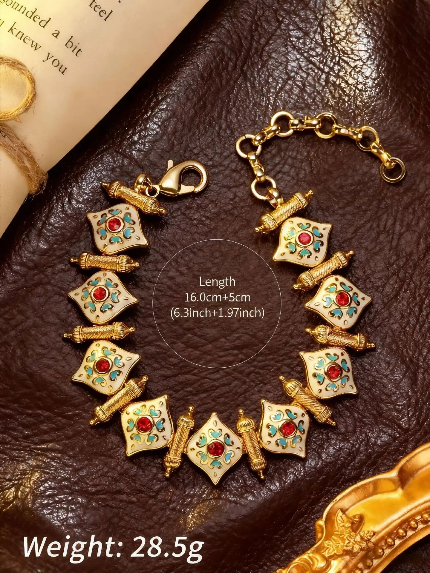 Vintage Court Bracelet Retro Light Luxury Bracelet Antique Elaborate Elegant Clothing Accessory Jewelry Birthday Gifts for Women