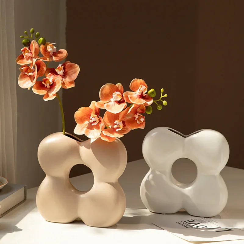 Simple ceramic vase abstract special-shaped four-leaf petal ornaments human face living room home home decoration flower vase