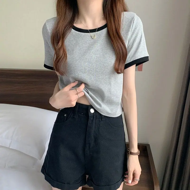 Contrast Round Neck Short Sleeved T-shirt for Women\'s Autumn Bottoms Korean Version Slim Fitting Student Top Trend