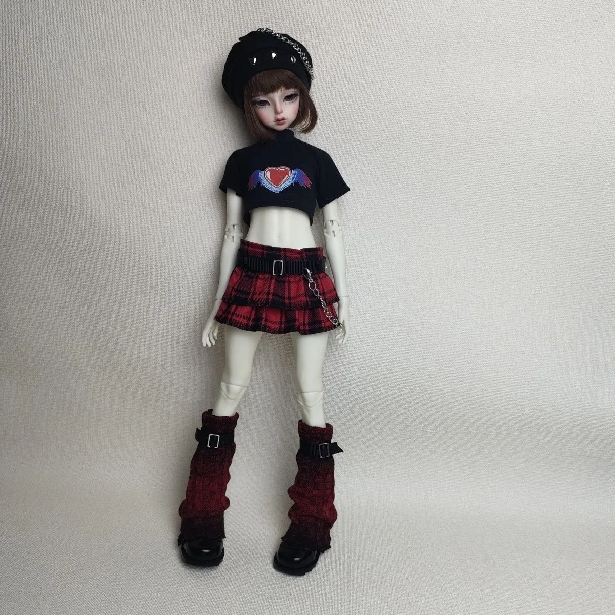 

Fashion 1/4 BJD Doll Clothes, Toys Hat, Black Top, Belt, Cake, Skirt, Socks Set Garment Free Shipping