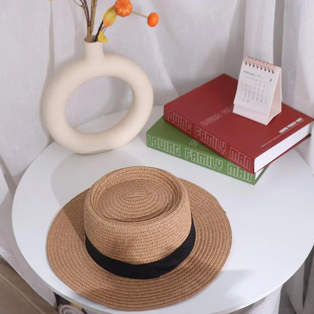 الموضة الكورية نمط القش المنسوجة قبعة حافة مسطحة مقعرة واقية من الشمس قبعة بحافة ظلة واسعة حافة المرأة قبعة الشمس الشاطئ