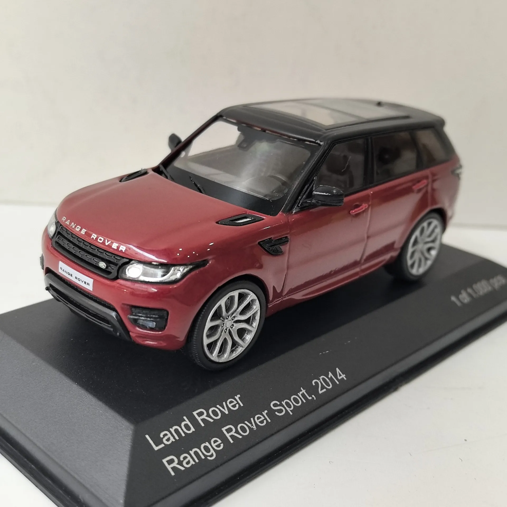 

Diecast WHITEBOX 1/43 Scale LAND ROVER RANGE 2014 Land Rover Alloy Car Model Collectible Toy Gift Souvenir Display Ornament