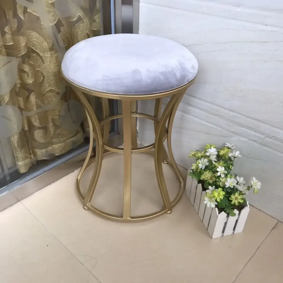 

Modern Simple Wrought Iron Ins Makeup Chair Golden Bedroom Dressing Stools Small Round Stool Girl Ottomans Living Room Furniture