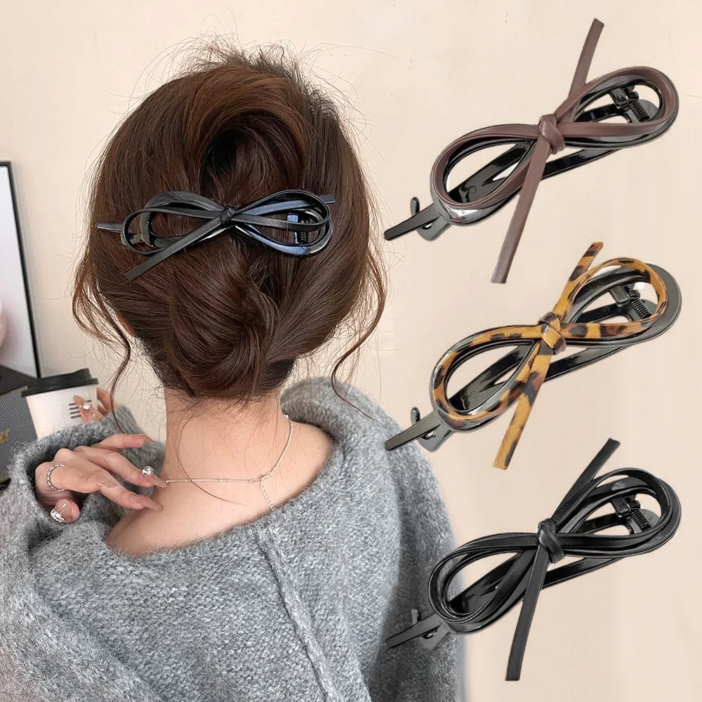 Elegant Hollow Acrylic Hair Clips Leopards Print Leather Bow Duckbill Clip Women Girls Non-Slip Twist Barrettes For Bun Ponytail