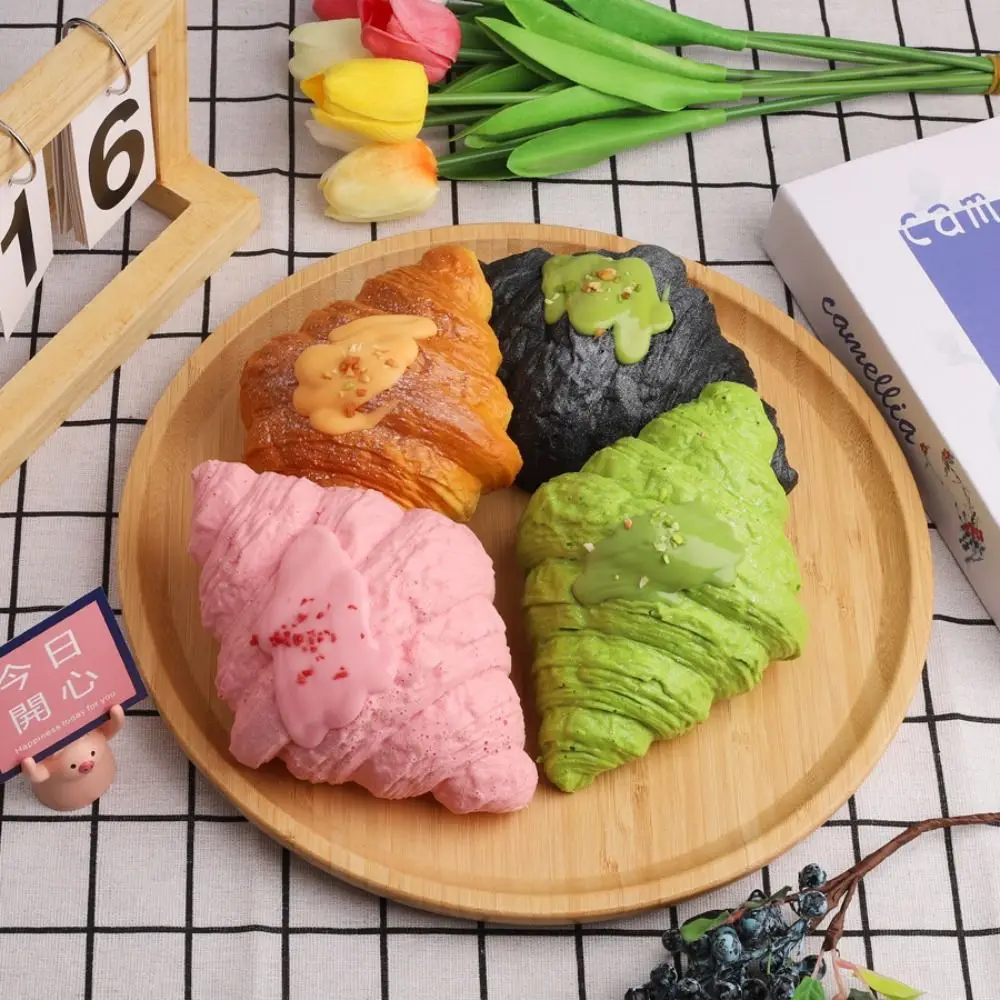 Comida de simulación segura, juguete para pellizco de comida horneada, croissant, Puffs, juguete para apretar en forma de postre de PU, juguete creativo suave de rebote lento para niños