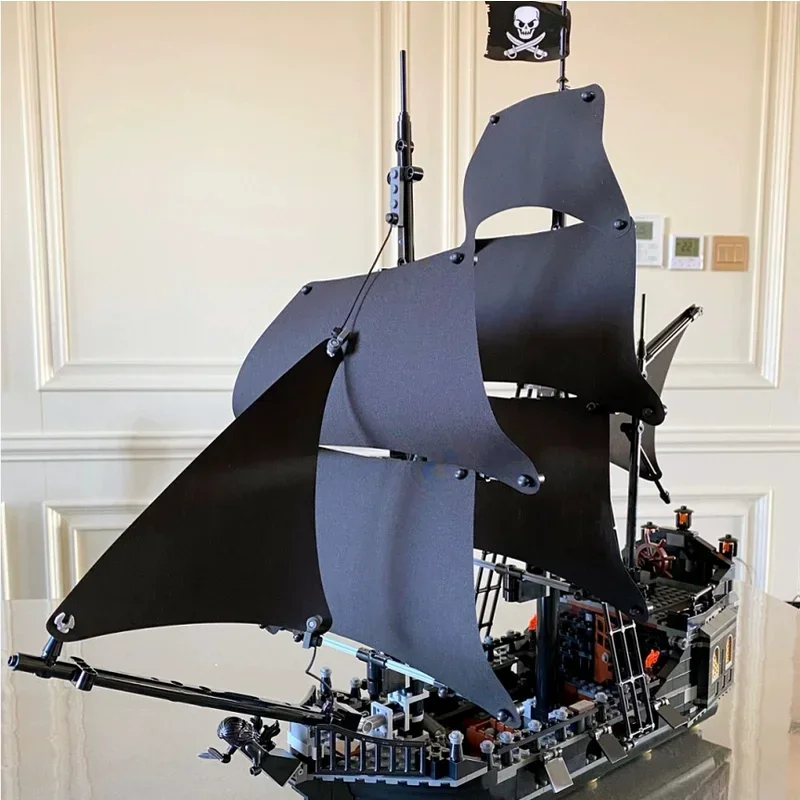 Nuovo 804PCS Nero Perla Nave Da Guerra Pirati dei Caraibi Building Block 4184 Barca A Vela Mattoni Tecnico MOC Assemblaggio Giocattoli Regalo Del Capretto
