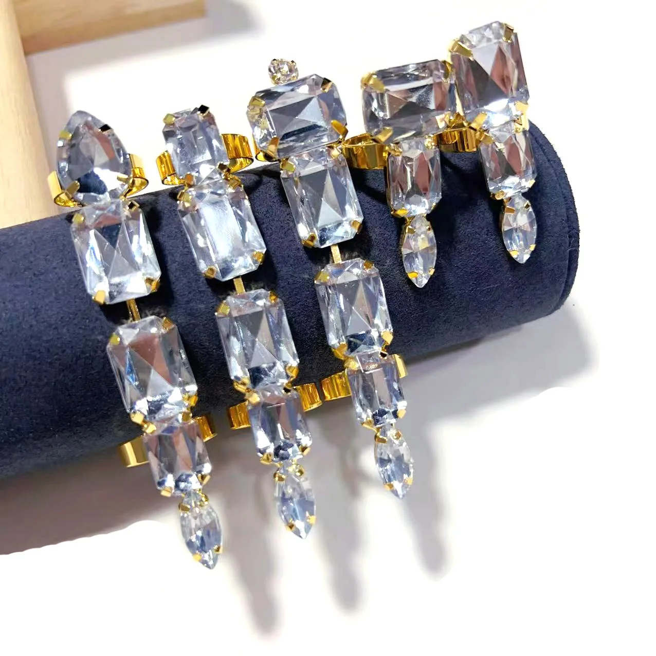 Fashion luxury 5-piece square crystal adjustable opening ring Women\'s wedding jewelry Luxury black rhinestone geometric opening