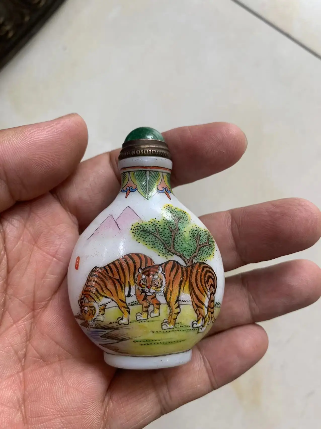 Rare Qing Dynasty  CHINESE Old colour glass  PAINTING SNUFF BOTTLE,tiger.#04,Free shipping