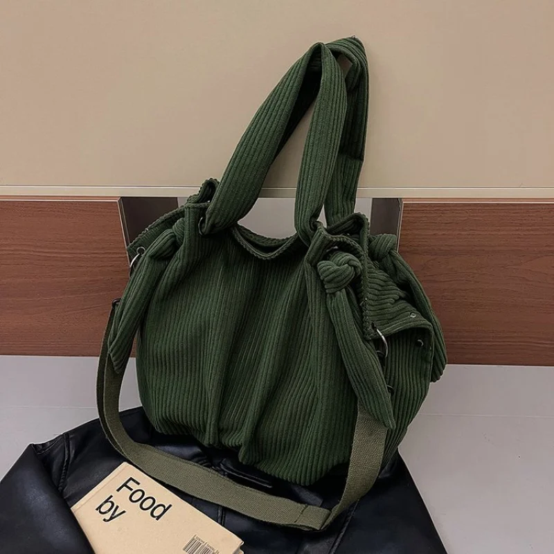 

High-End Ladies Tote Bag Crafted From Fine Leather Featuring Trendy Design And Famous Vintage Commuter Style​