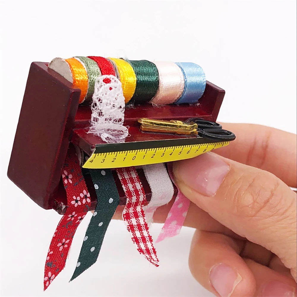 1/12 인형 집 미니어처 바느질 도구 상자 미니 천 가위 눈금자 모델 장난감 인형 집 액세서리 장식 ob11 bjd