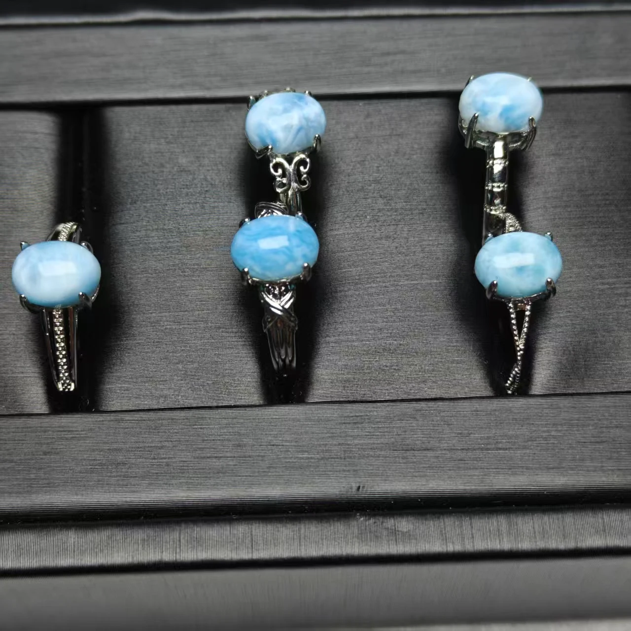Natürlicher 8x10mm Dominikanischer Larimar-Ring, mit einer Weiten Blauer Fläche, Schlicht und Elegant, Damen-Schmuckring – Detail 3