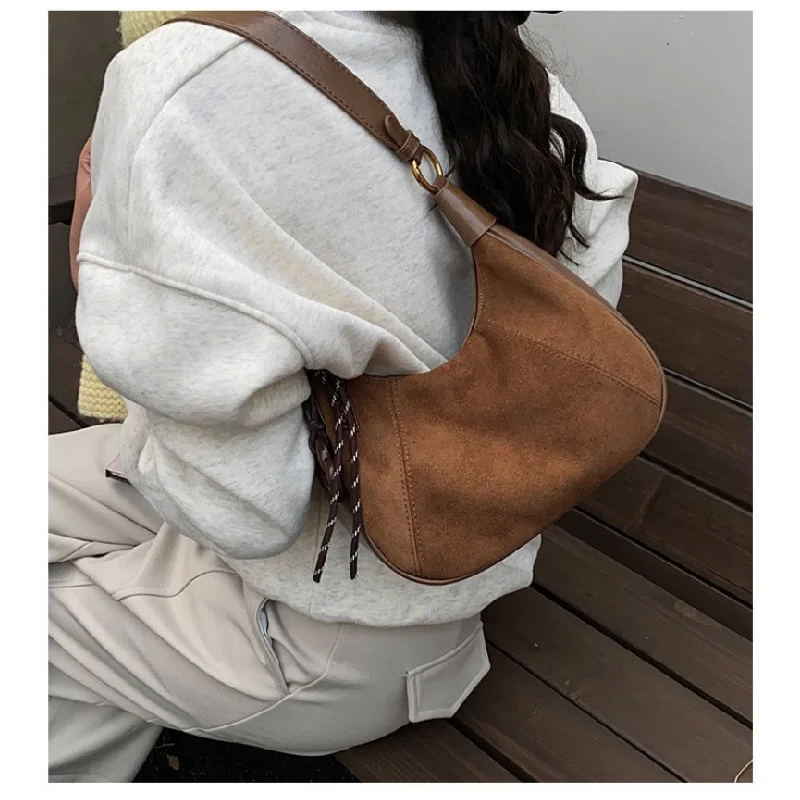 حقيبة ساعي أنيقة للسيدات مصنوعة من الجلد المنقوش على شكل نجمة، مظهر ناعم وواسع عالي الجودة من براغ