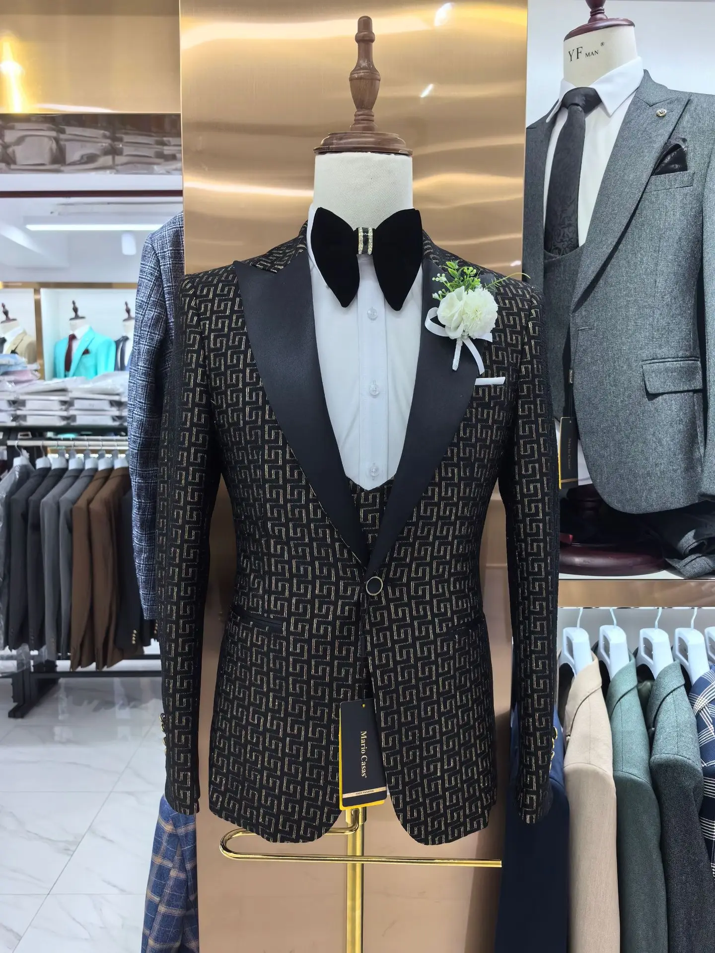 

Black and White Men's Suit 3-piece Gold Palace Print Road Wedding Costume Men Clothing Wedding Suits for Men