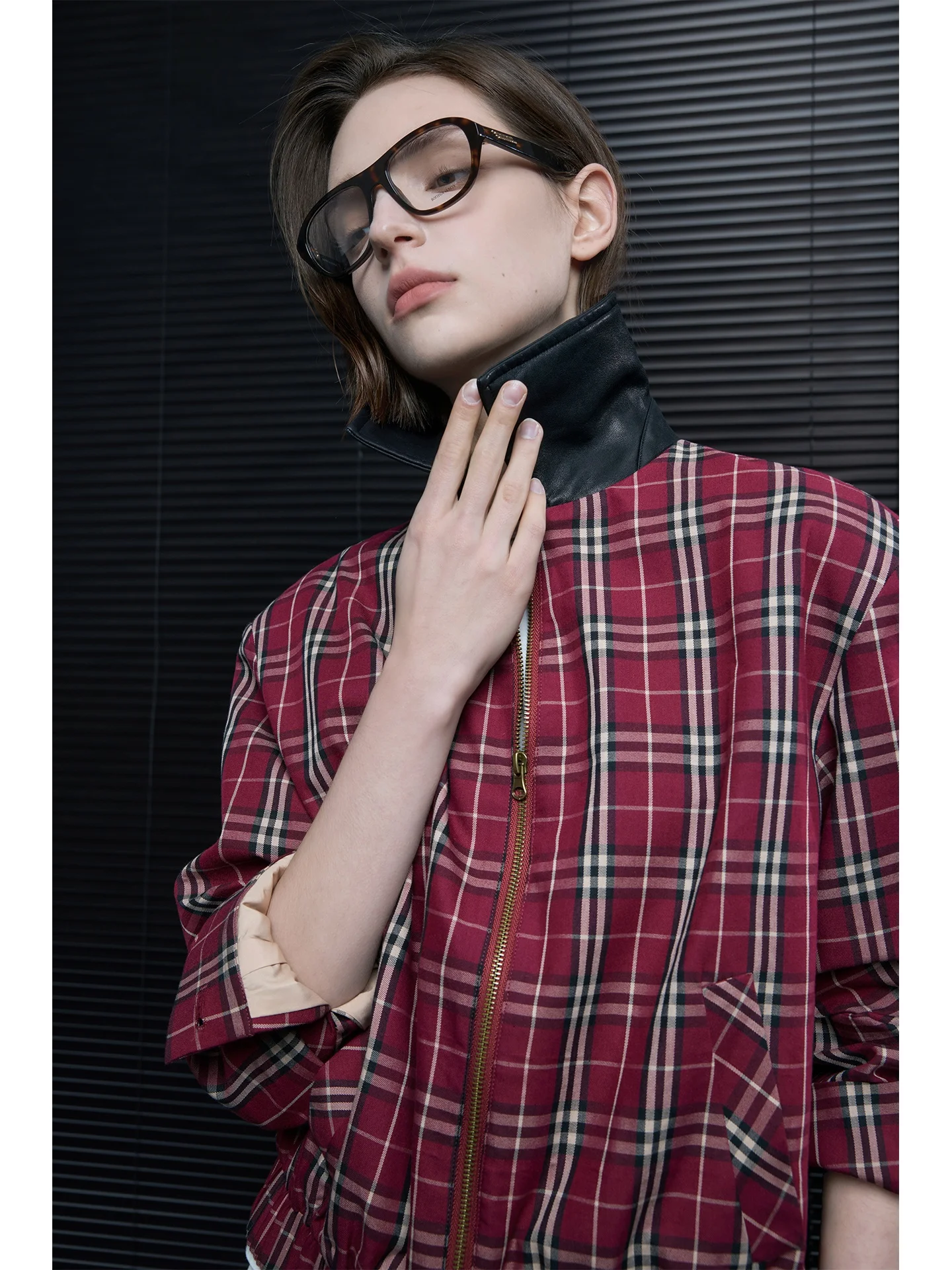 

Женская клетчатая куртка свободного кроя с цветовыми блоками, весна 2026, модный уличный стиль, смесь хлопка, полиэстера и спандекса