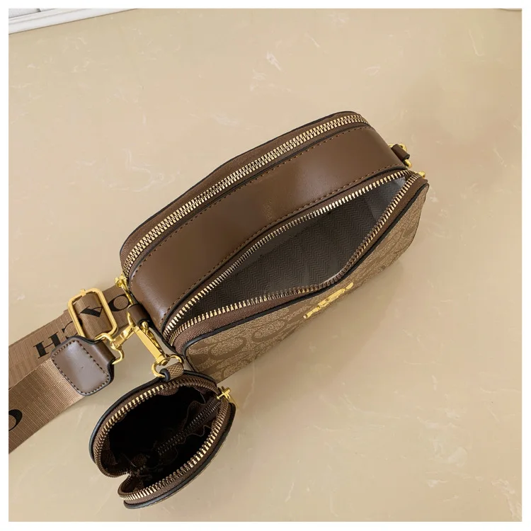 Advanced Women's 2026 New Retro Printed Wide Shoulder Strap Small Square Bag Fashion Single Shoulder Diagonal Cross Bag Trendy