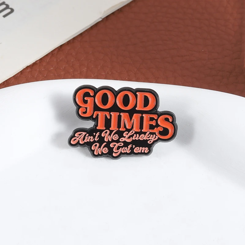 مرات جيدة المينا دبابيس ليسنا محظوظنا حصلنا دبابيس التلبيب شارات الملابس كول الشرير المدرسة القديمة مجوهرات هدية للأصدقاء #3