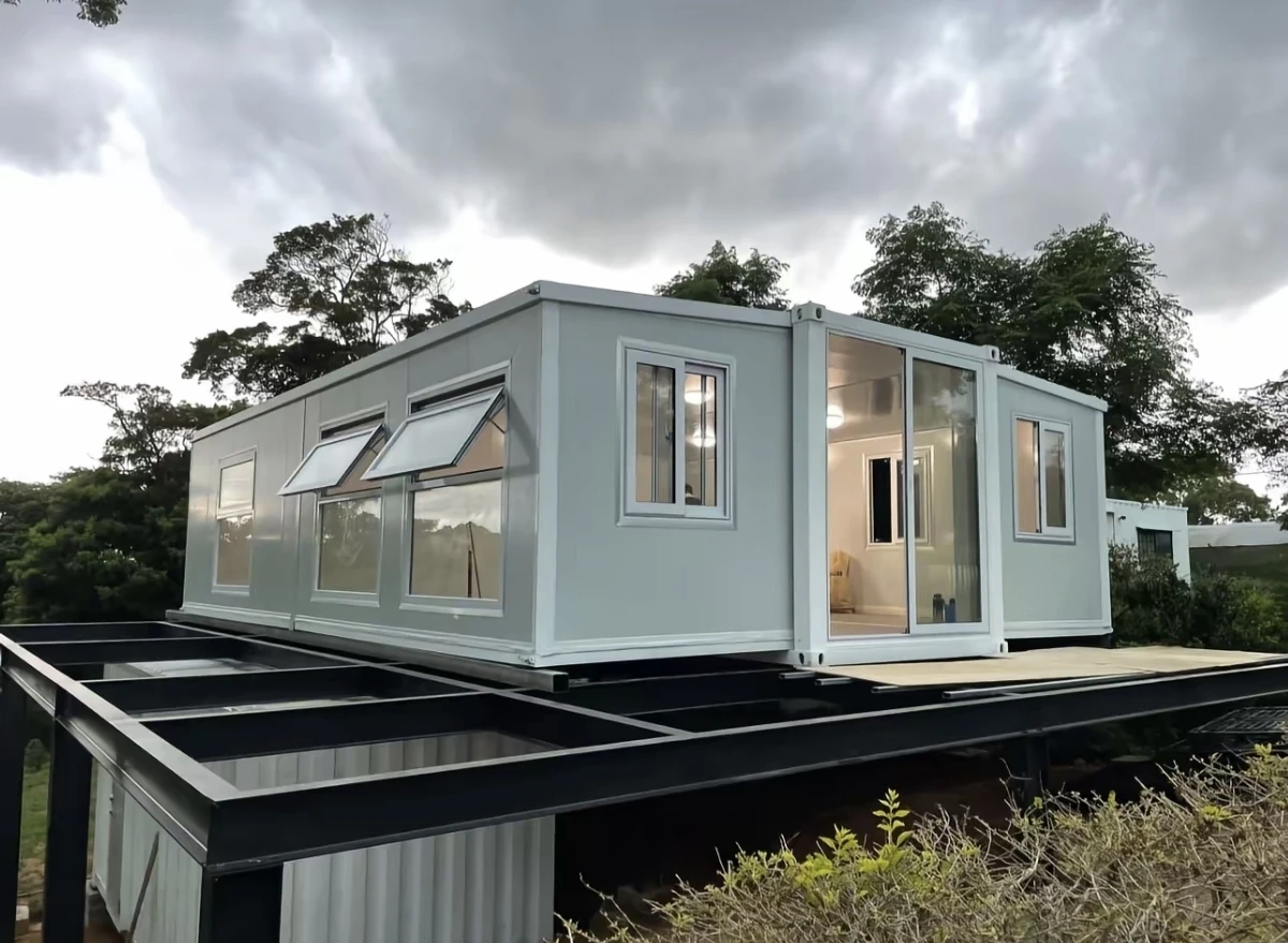 Container Houses for living 2 bedroom 20-inch, 30-inch, 40-inch prefabricated expandable foldable mobile convenient box house