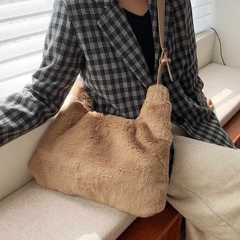 Furry Fashion Bag Female New Trend Large Capacity Plush Autumn and Winter Western Style Wild Single Shoulder Messenger