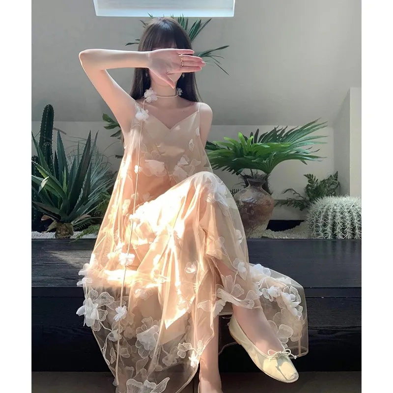 

Gentle Heavy Industry Three-Dimensional Flower Strap Dress Women's New Light Luxury Tea Break Loose Collar