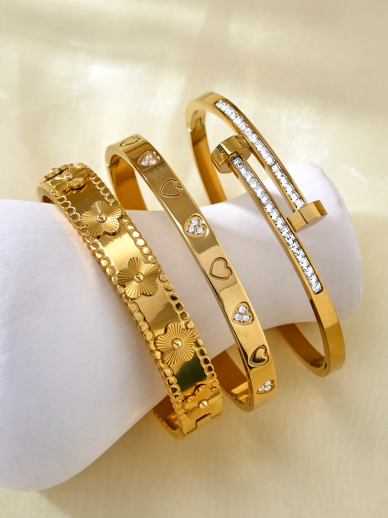 프렌치 심플 스테인레스 스틸 하트 지르코니아, Cinquefoil 팔찌, 더블 스터드 지르코니아 팔찌, 오픈 카라비너 ​​팔찌