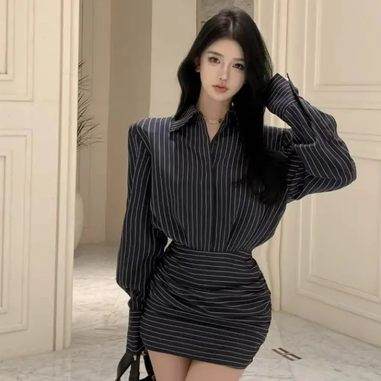 เสื้อเชิ้ตแขนยาวลายผู้หญิงฤดูใบไม้ร่วงใหม่เอวบางและบางกระโปรงสะโพกย้อนยุค streetwear สลิมฟิตชุดเซ็กซี่