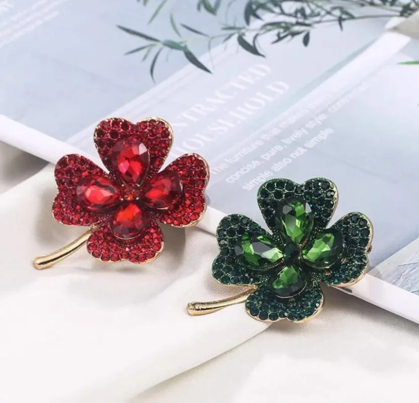 New Green Rhinestone Four-leaf Clover Brooch Women Elegant and Simple Lucky Grass Pin Fixed Clothes Fashion Jewelry Accessories