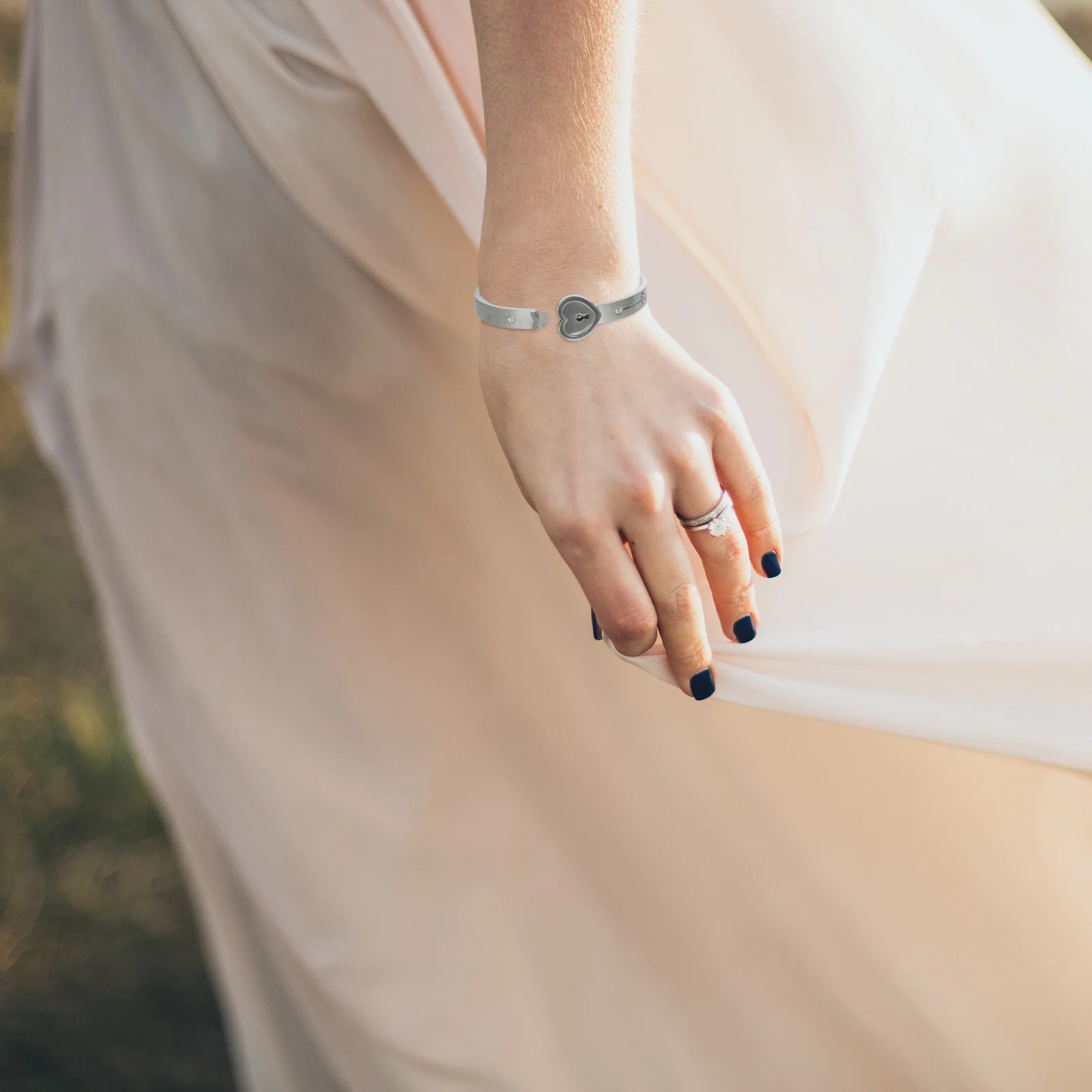 

2Pcs Couple Jewelry Gift Set Stainless Steel Bracelet and Necklace for Lovers Valentine's Present Lightweight Comfortable Unisex