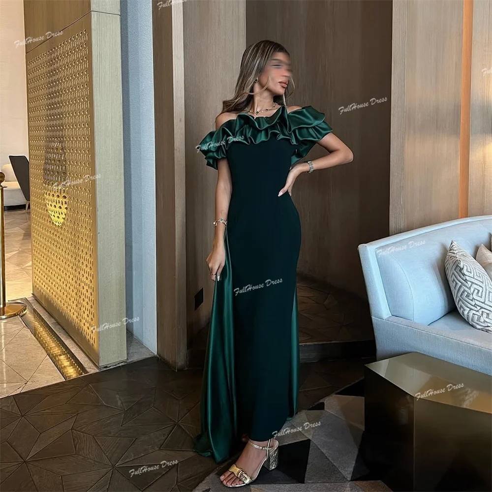 فستان سهرة كلاسيكي بياقة قارب وكشكشة بدون ظهر بطول الأرض مع محكمة قابلة للفصل