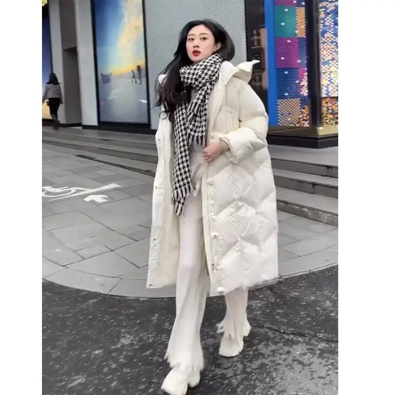

Однотонная зимняя одежда для женщин, длинное зимнее пальто с хлопковой подкладкой для девушек, новая плотная теплая нишевая дизайнерская маленькая пальто 2025
