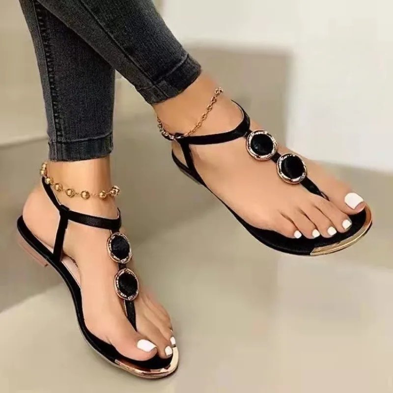 Summer New Women's Sandals Fashionable Casual Beach Outdoor Flip-flops Sandals Metal Decorative Flat Shoes Women's Large Size