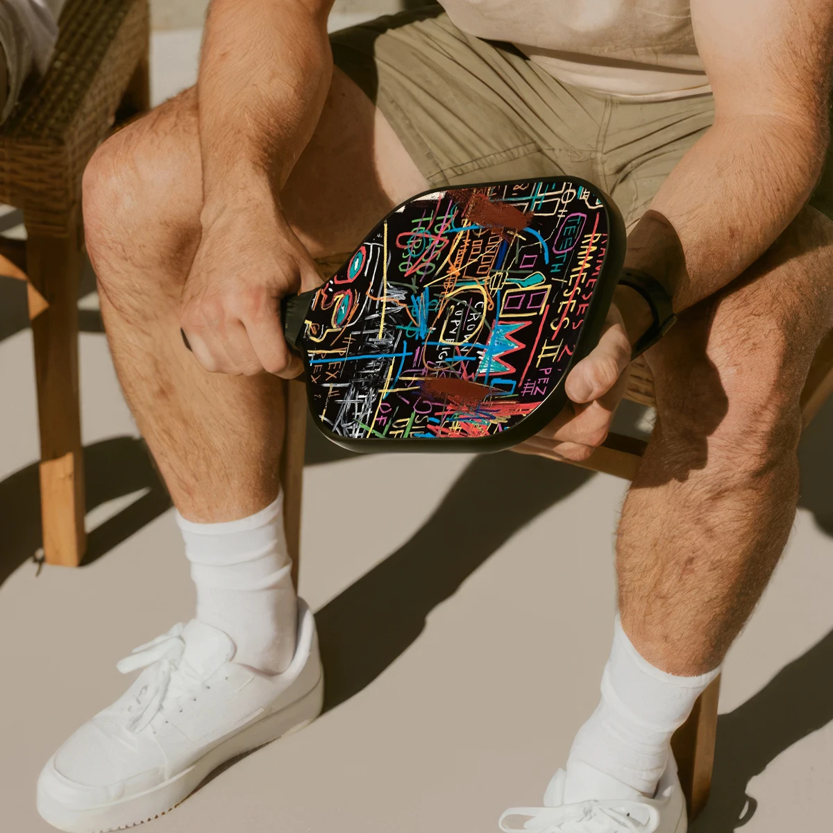 pala-de-pickleball-de-fibra-de-carbono-para-ninos-diseno-graffiti-jean-michel-artistica-deportiva-para-fanaticos