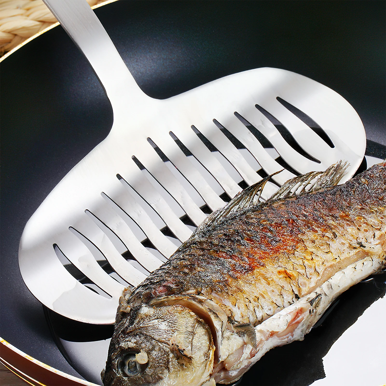 

1Pcs Stainless Steel Eel Spatula Wooden Handle Small Practical Kitchen Tool for Grilling Steak Frying Fish Cooking Supply