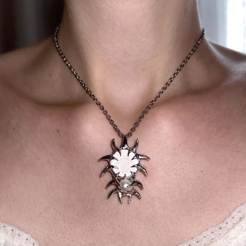 

Conch Freshwater Pearls Necklace Spiky Bubble Claw Organic Claws Thorns Brutalist Y2k Handmade Soldered Stainless Steel Jewelry