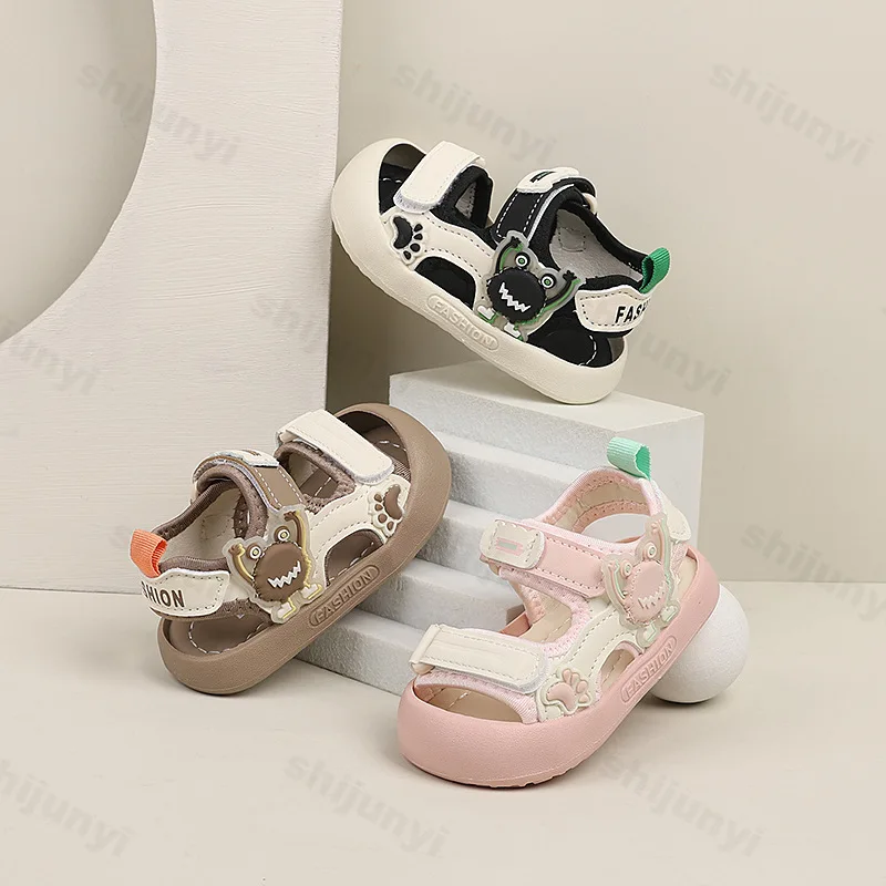 

Новые летние детские сандалии 2025 г., детские дышащие полые сандалии для младенцев и малышей, пляжная удобная повседневная крутая обувь с мягкой подошвой