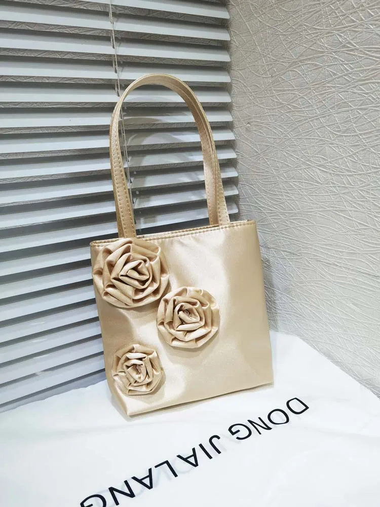 

Модный шелковый атлас цвета шампанского в стиле ретро, плиссированная роза ручной работы, маленький квадратный минималистичный женский роскошный кошелек для вечеринки, выпускного вечера