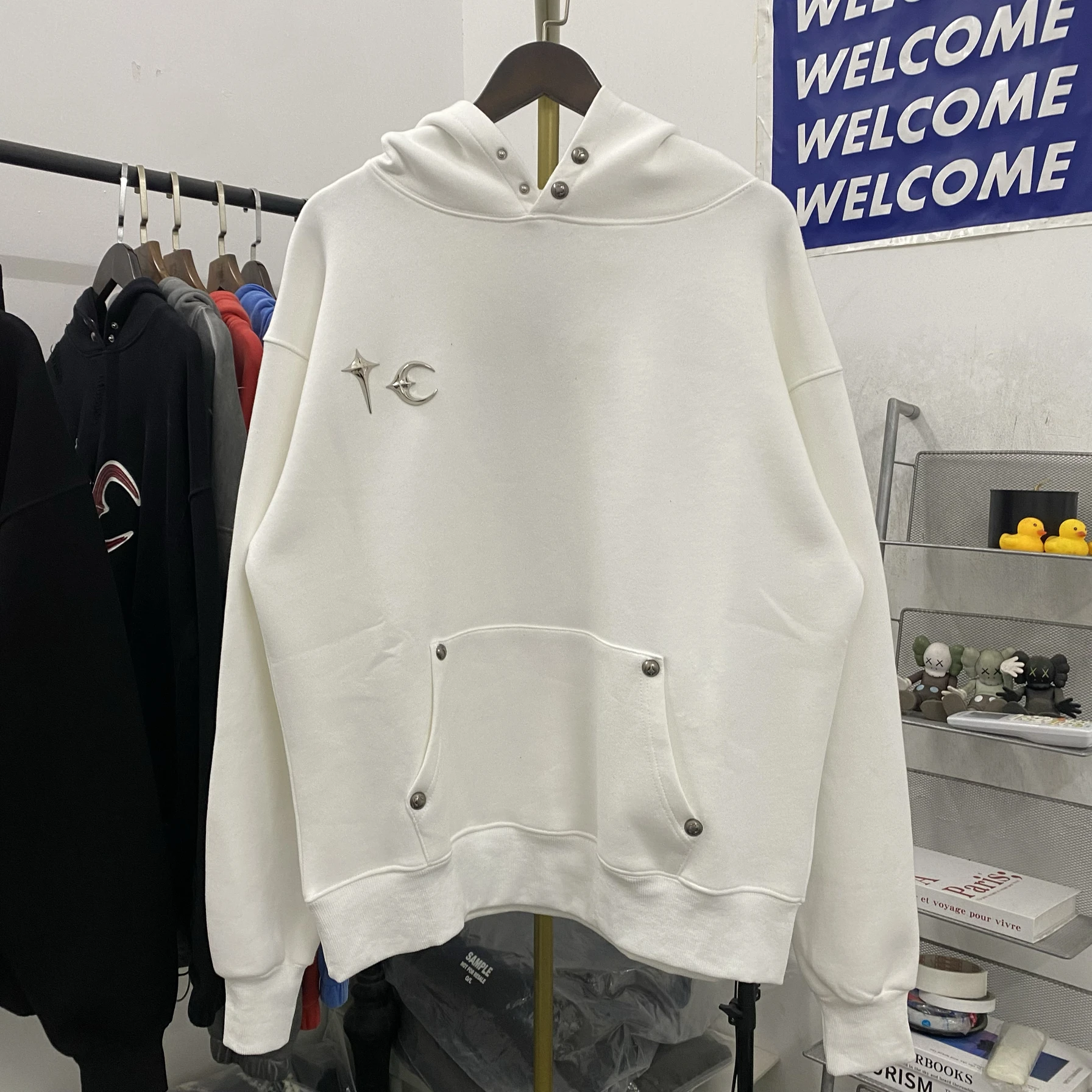 

Thulub Metal Logo Decorative Button-Up Hoodie Pure Color Loose Casual Hooded Sweatirt Trendy Youth Faion Autumn Wear