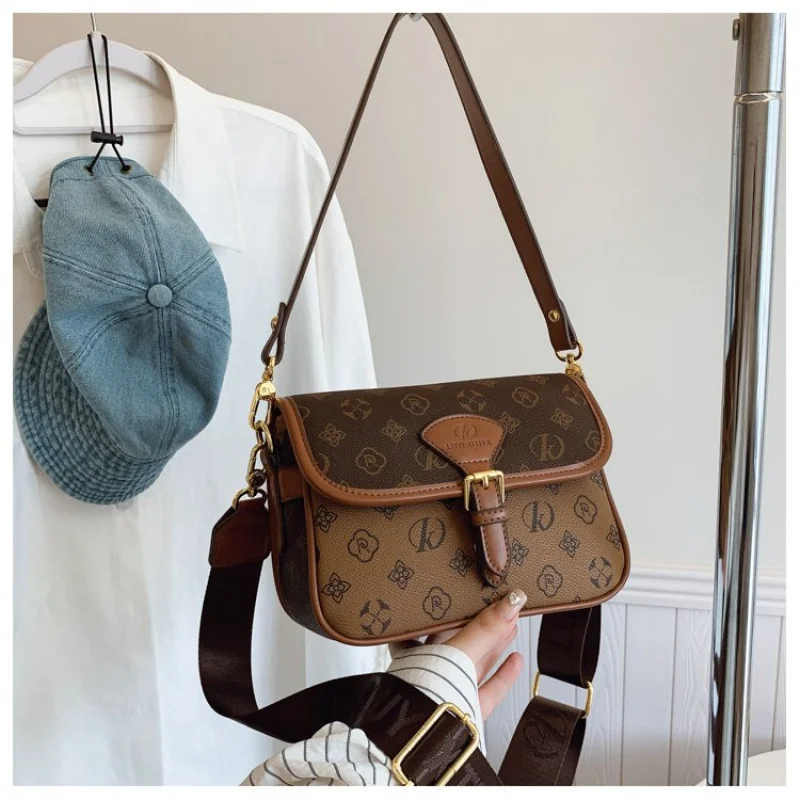 

Superior Women's Crossbody-Bag Crafted From Cowhide Leather Boasting High-End Lisbon Famous Spacious Soft Look