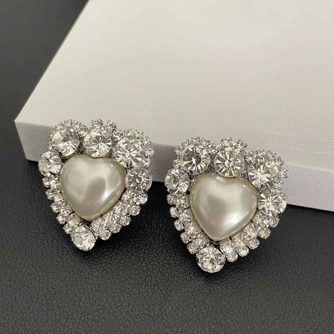 

Fashion Europe Famous Designer Brand Pearl Heart Crystal Ear Clip Big Earrings Woman Luxury Jewelry Party Runway Trend